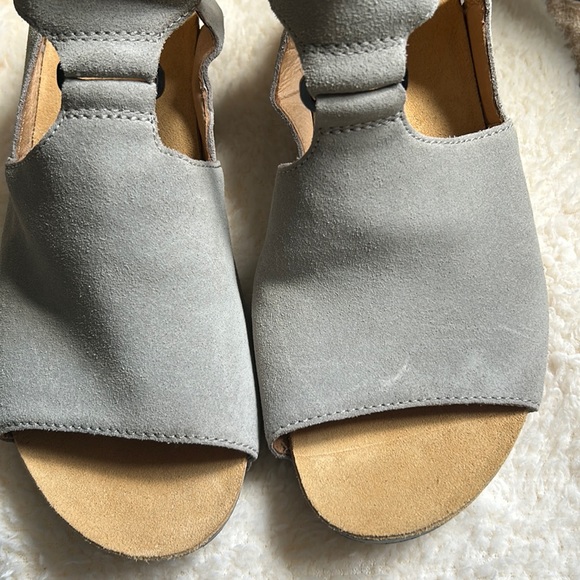 Dansko Taylin Burnished Suede Wedge Sandals Taupe Size 39 - Picture 7 of 12